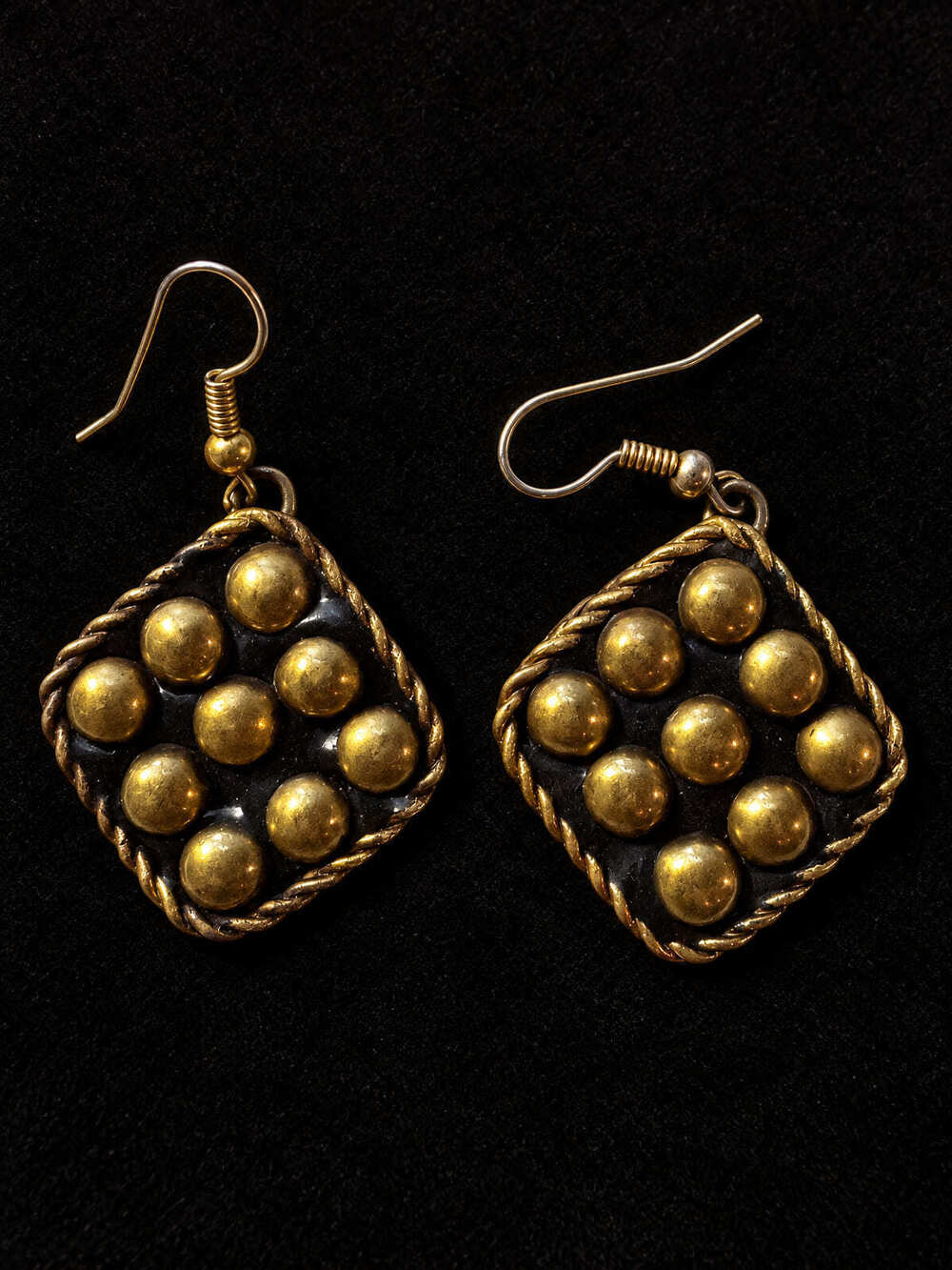 ⚜️ Dangle Earrings | Boho Gold-Tone Dome | Black Enamel Diamond-Shape 💗